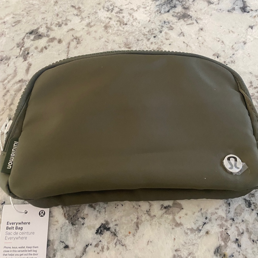 Lululemon beltbag.